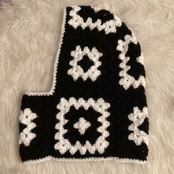 Black & White Crochet Balaclava - Picture 5 of 5